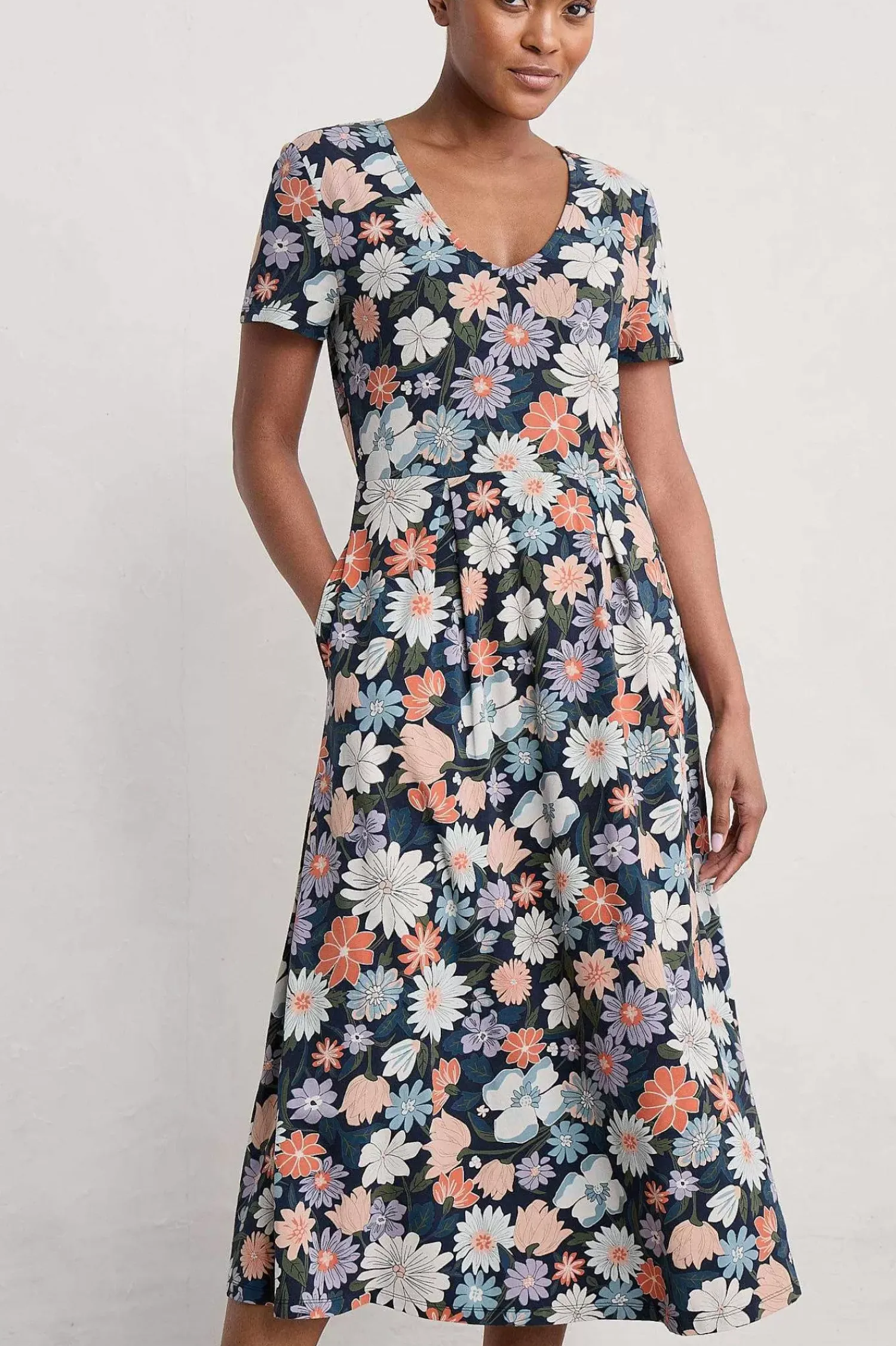 Dresses<Seasalt Cornwall Helena Short Sleeve V-Neck Midi Dress Flowering Blooms Maritime