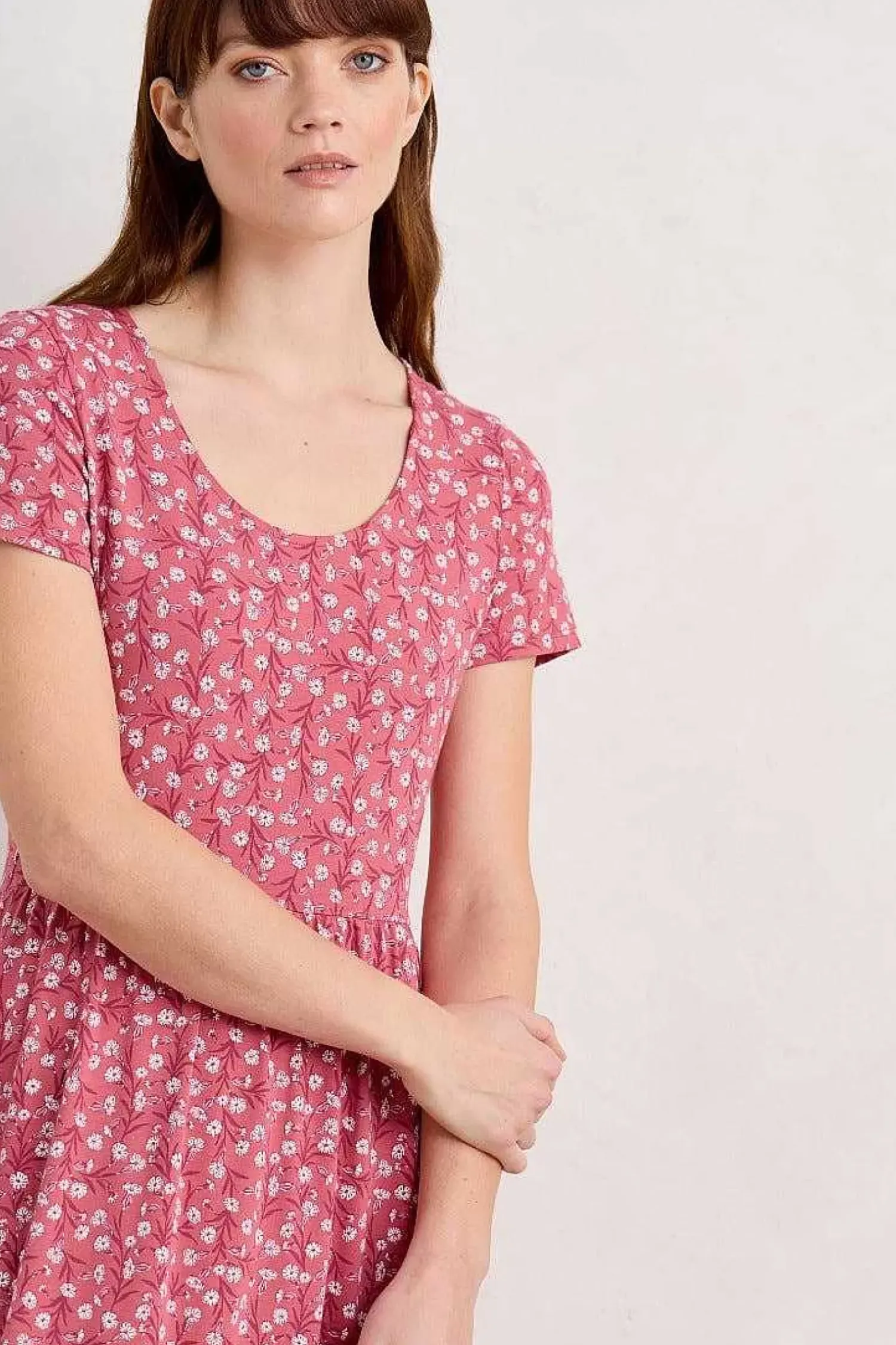 Dresses<Seasalt Cornwall Tor View Short Sleeve Tiered Jersey Dress Campion Vines Rose